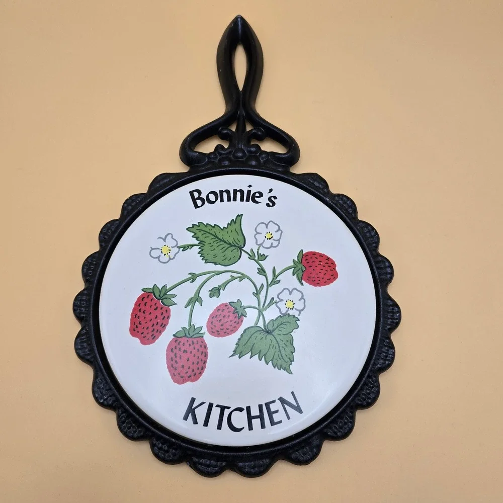 Vintage Mid-State Cast Iron Ceramic Strawberry Trivet Bonnies Kitchen Wall Decor